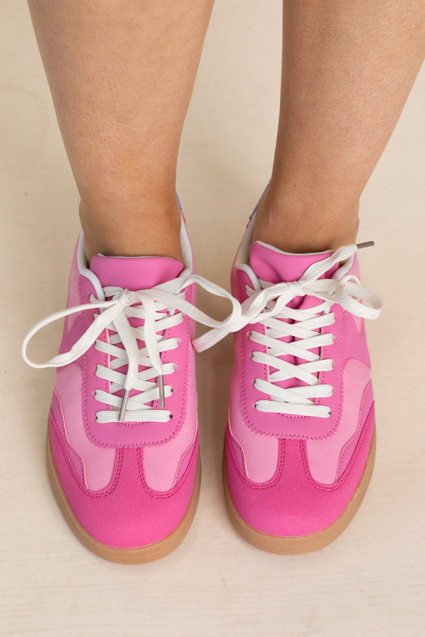 Wavy Design Low Top Sneakers