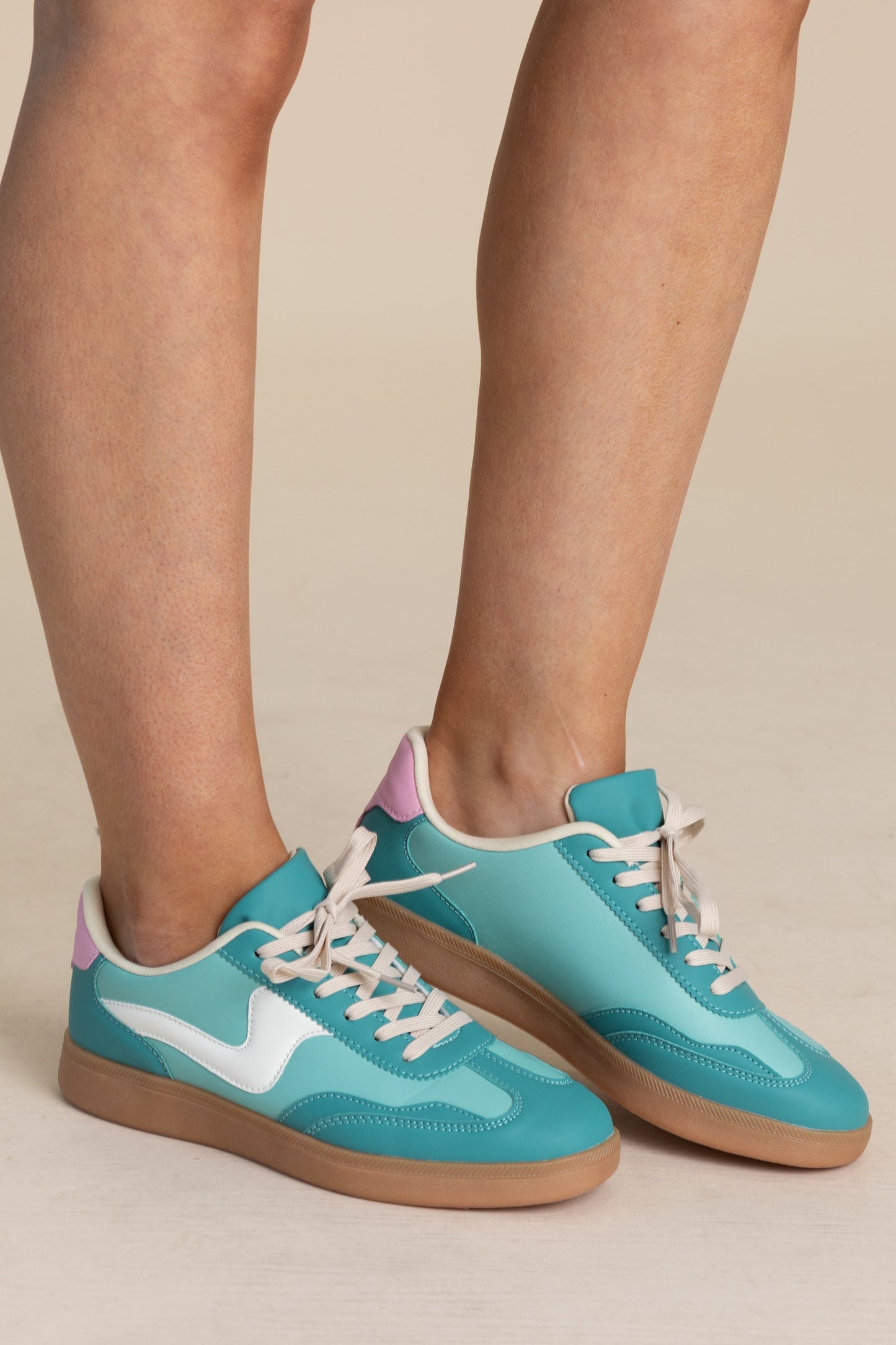 Wavy Design Low Top Sneakers