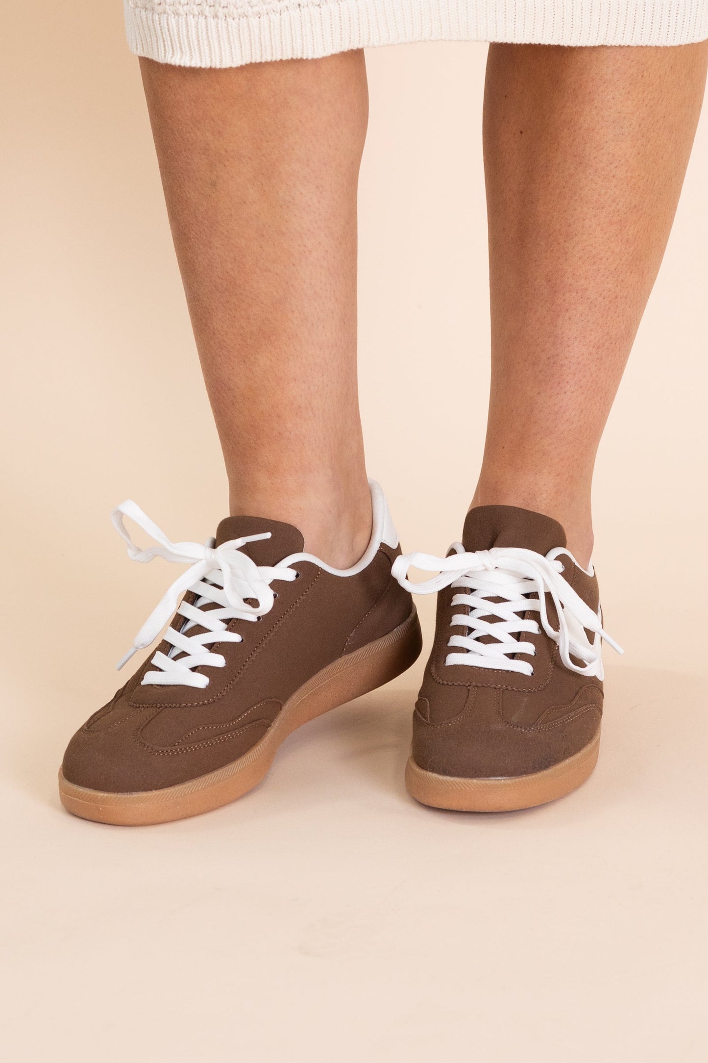 Wavy Design Low Top Sneakers