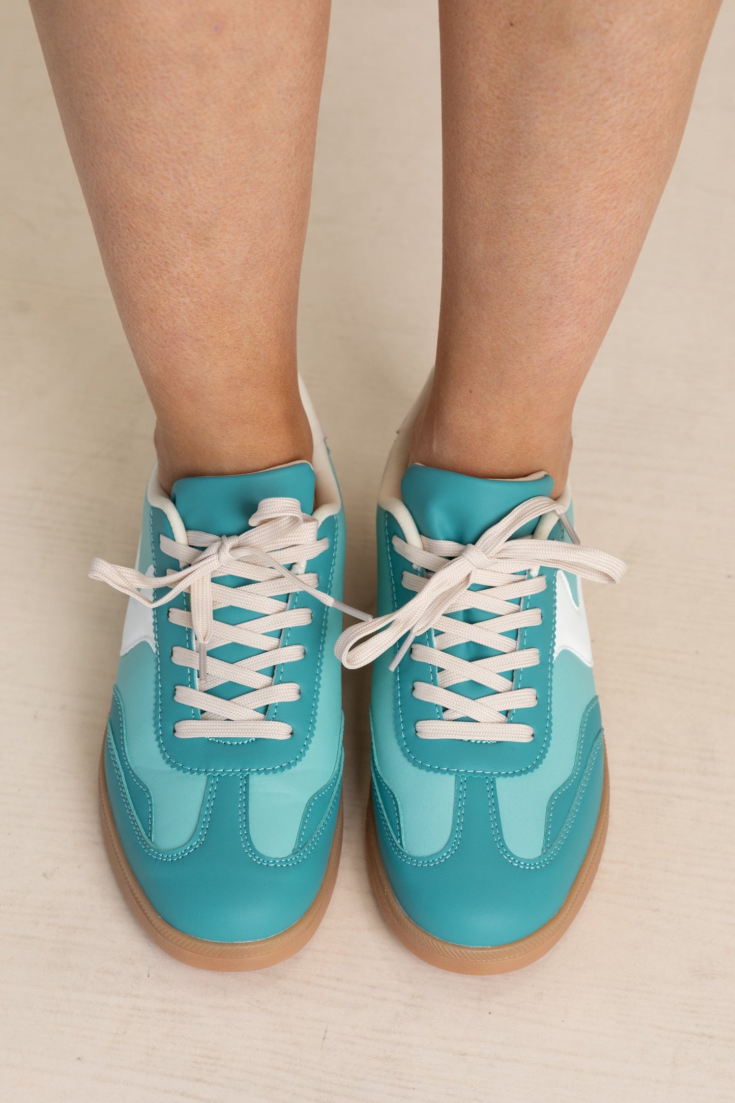Wavy Design Low Top Sneakers